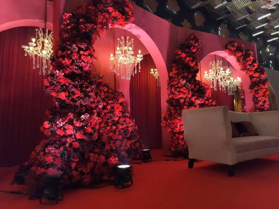 Floral wall decor for a wedding lounge